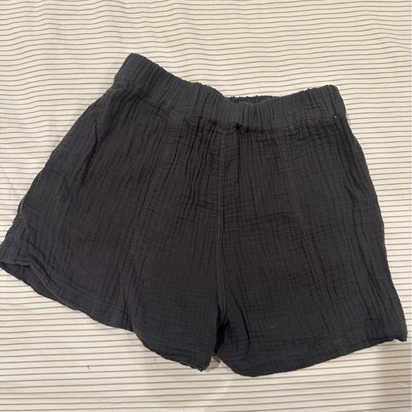 Madewell 100% cotton shorts. Size small. - Picture 2 of 4